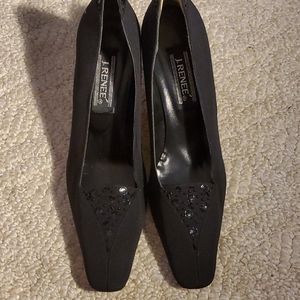 Black podeswa pumps with sequence design